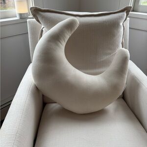 Snuggle Me Nursing Pillow - natural